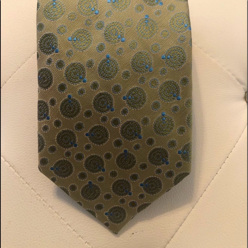 Men tie